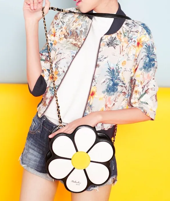 Black White Giant Camomille Flower Cross Body Strap Bag Handbag