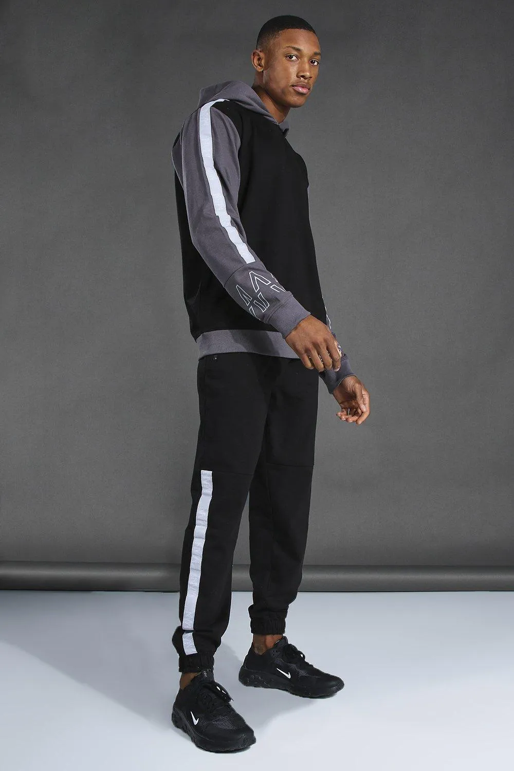 Man Active Tracksuit With Tape Detail