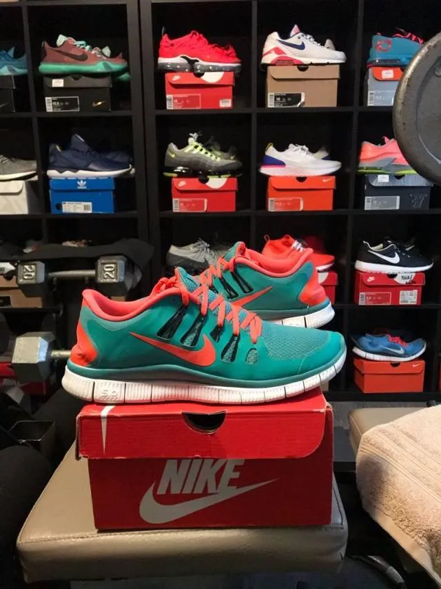 Nike Free Run 5.0+ size 10.5 Dolphins turquoise & crimson